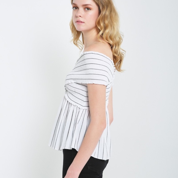 Striped off the shoulder top - Picture 4 of 6